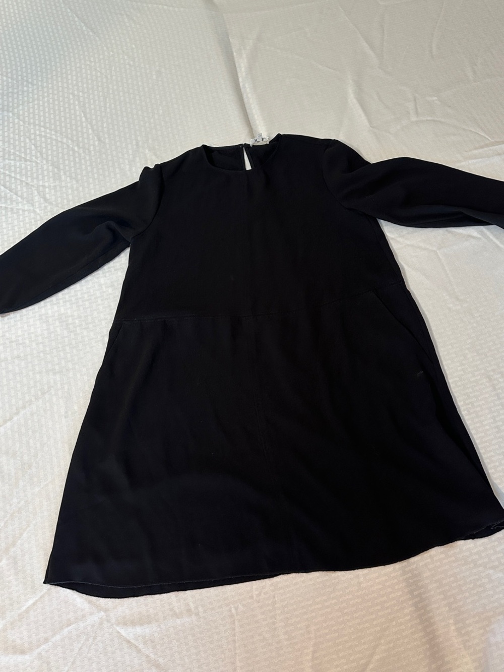 #916 Wilfred Black Long-Sleeve Shift Dress
